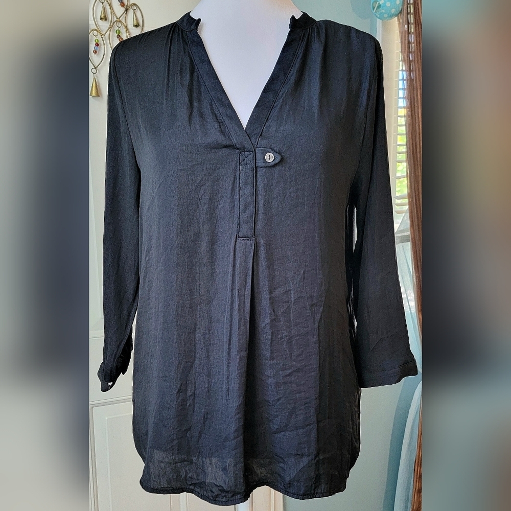 Dolan Anthropoligie Henley Blouse Womens XS Black Soft & Flowy 3/4 Sleeve EUC